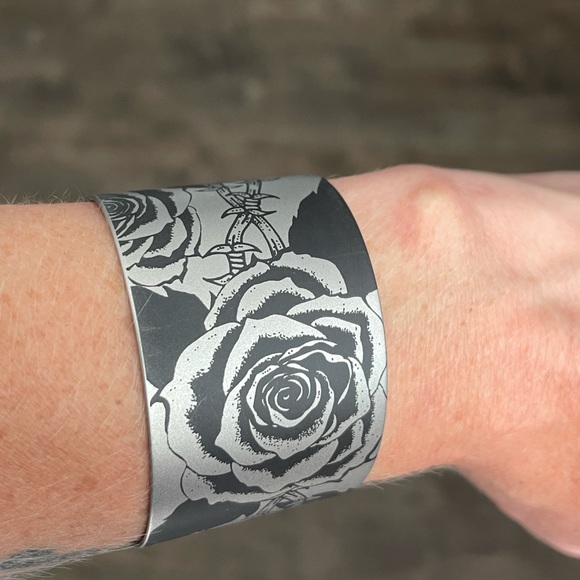 Chisel cuff bracelet - Picture 3 of 3